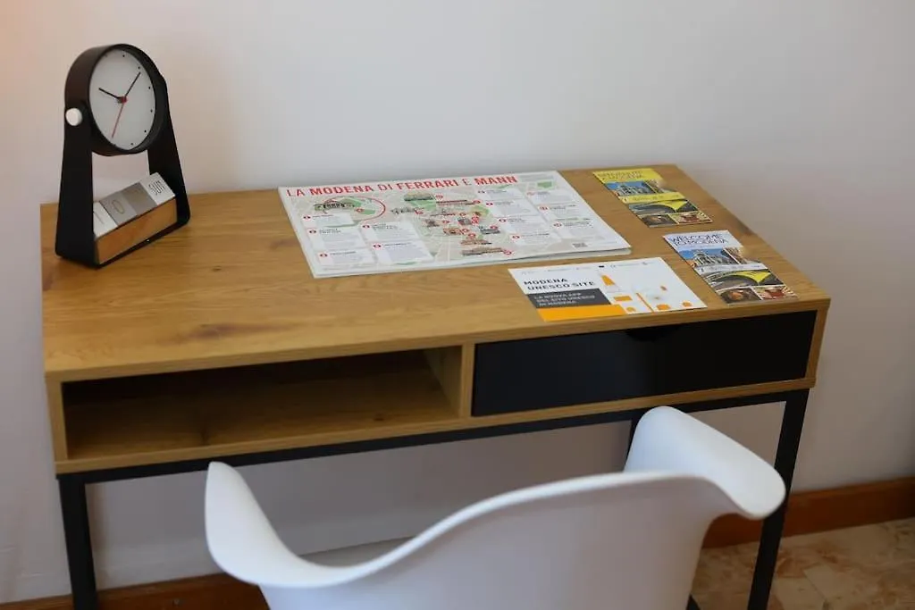 Appartamento Modena - Vicino Al Centro - Free Parking & Wi-Fi 0*,  Italia